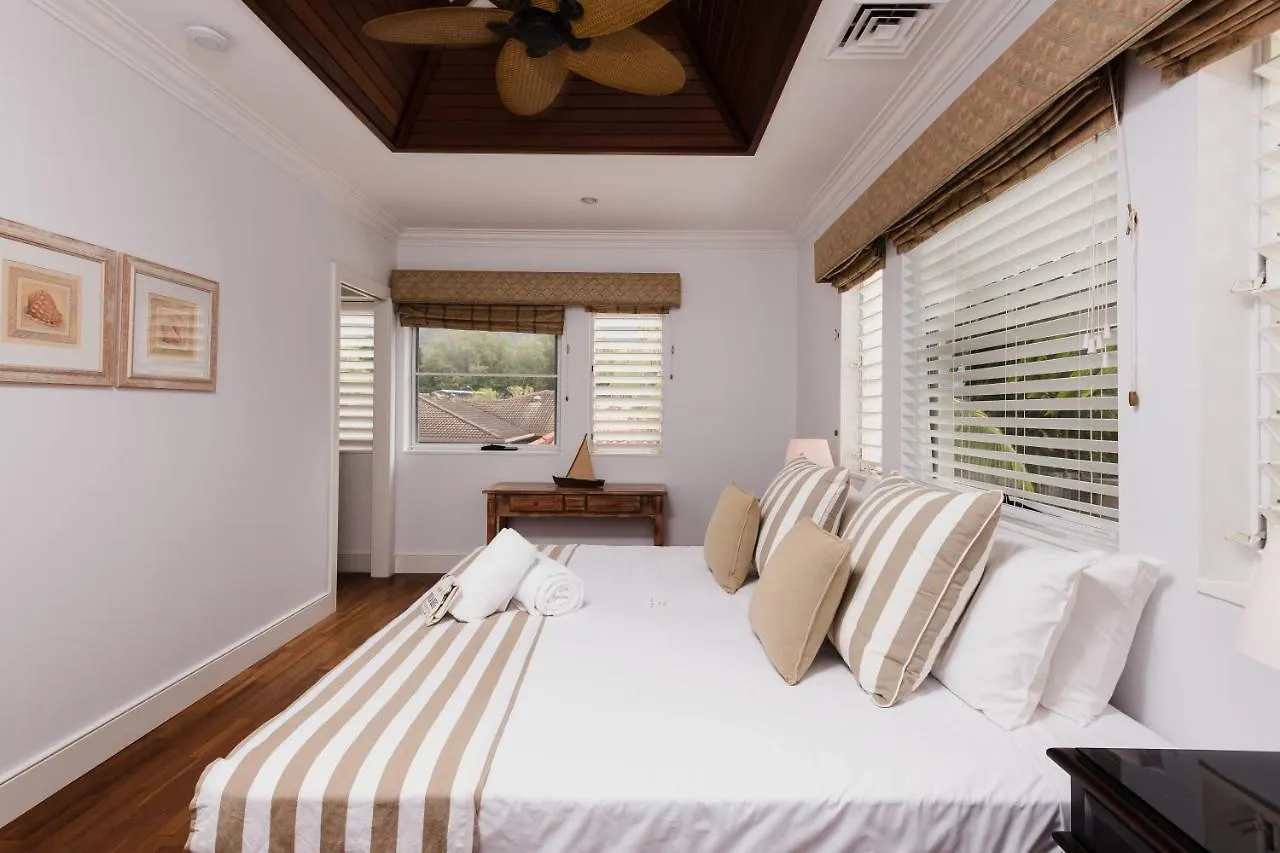 Villa Beach Palm Cove Clifton Beach 3*,