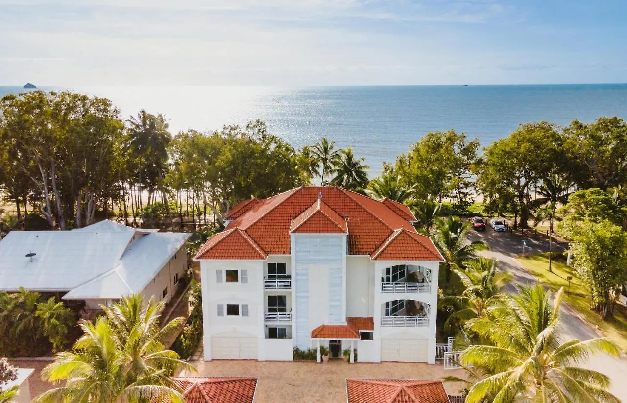Villa Beach Palm Cove Clifton Beach 3*,