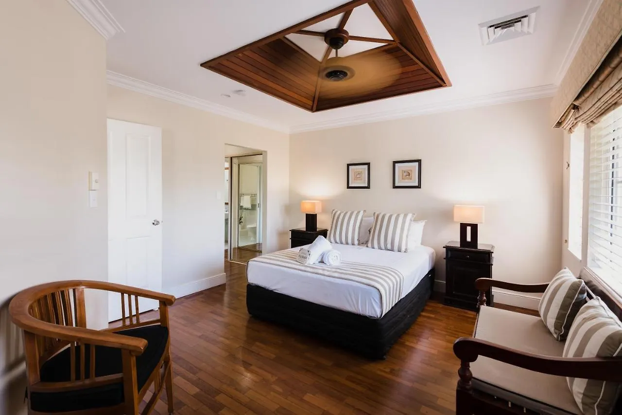 Villa Beach Palm Cove Clifton Beach Aparthotel