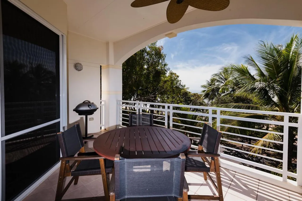 Villa Beach Palm Cove Clifton Beach 3*,